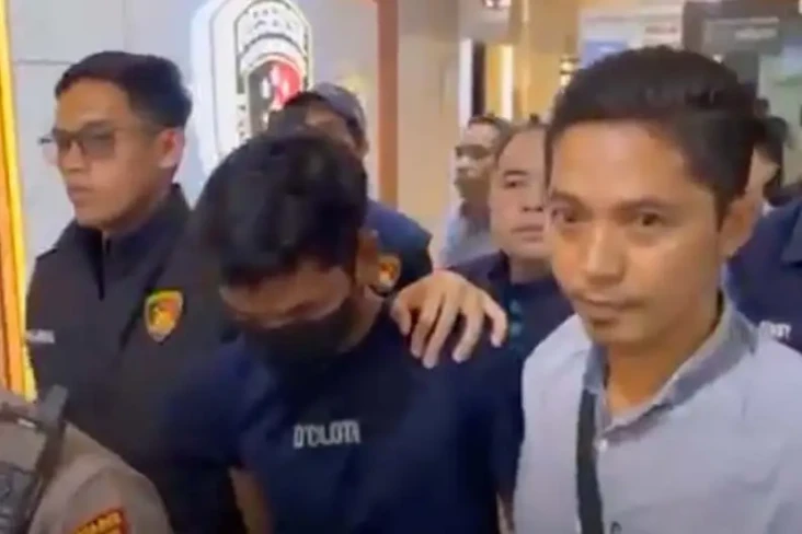 Dihantui Arwah Korban,...