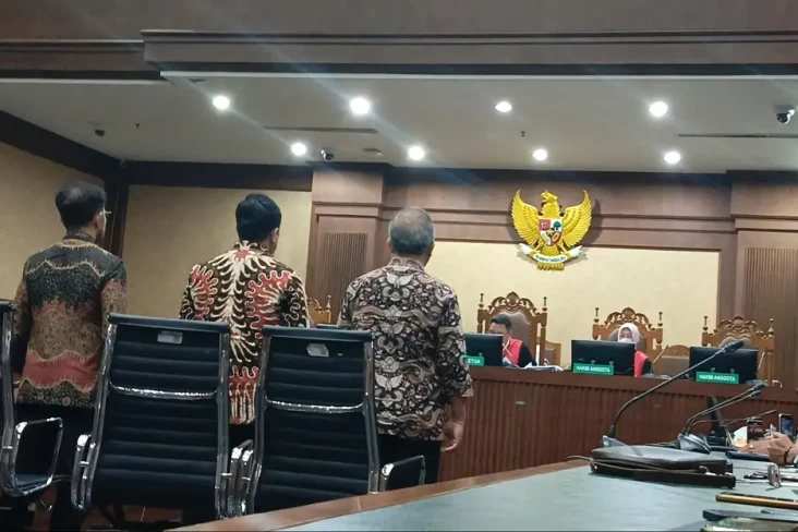 Profil Rianto Adam Pontoh,...