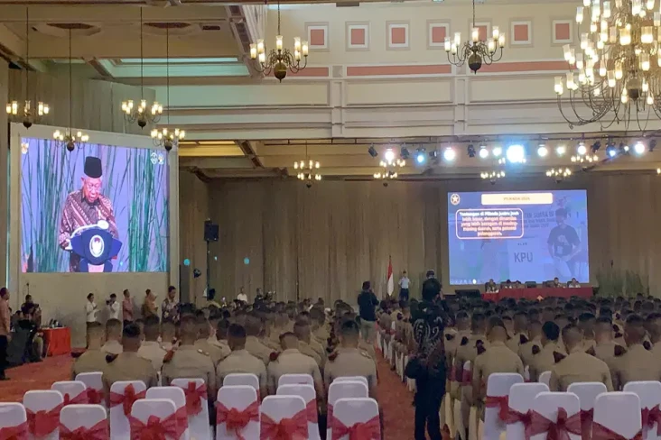 Di Depan Capaja TNI-Polri,...