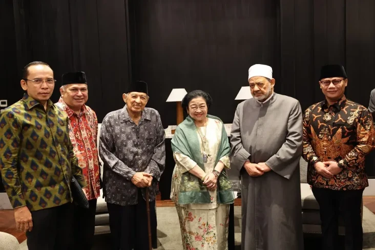 Megawati Bahas Isu Perdamaian...