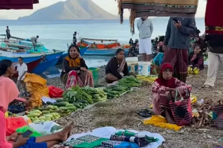 Pasar dengan Pemandangan...