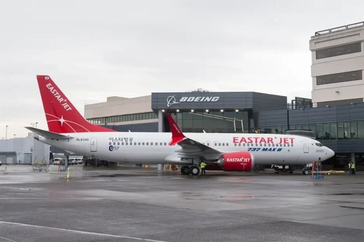 Pesawat Eastar Jet Kebakaran...