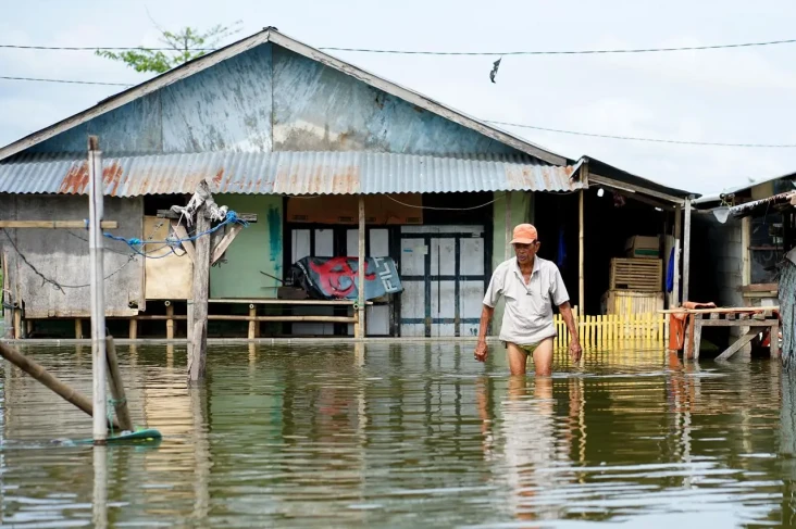 Banjir Terjang Gorontalo,...