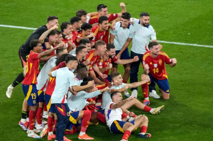 Jagokan Spanyol Juara...
