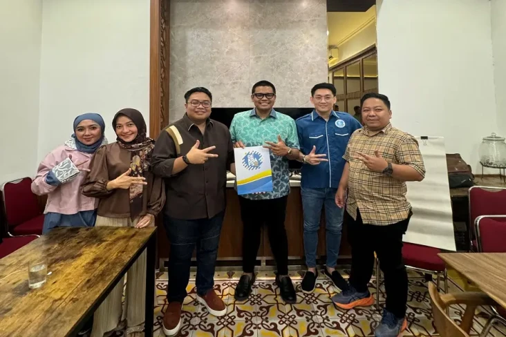 Akbar Supratman Pimpin...