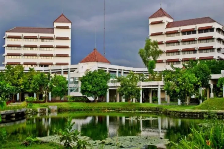15 Universitas Muhammadiyah...