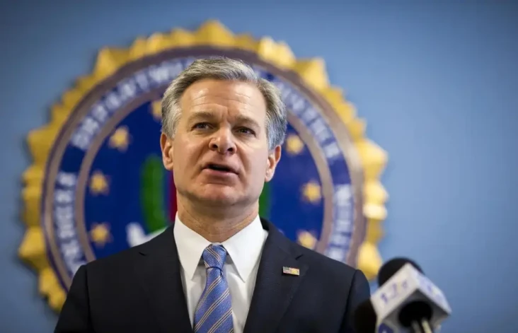 Siapa Direktur FBI Christopher...