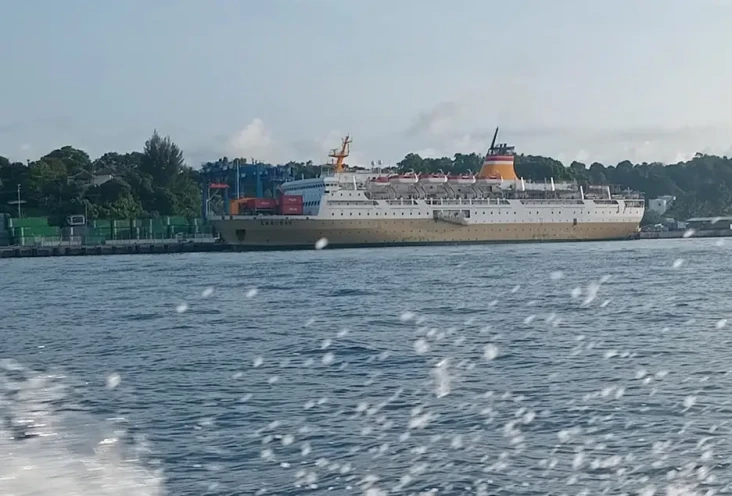 Tol Laut Pelni Tak Sekadar...