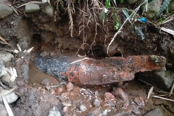 Dikira Besi Tua, Pemulung...