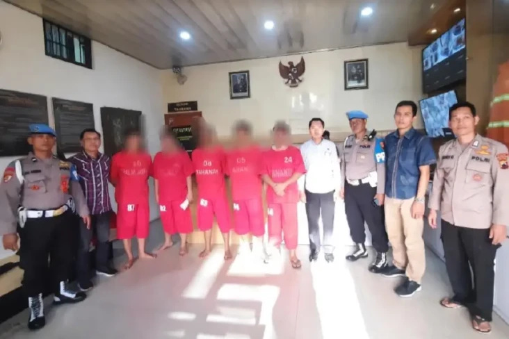 5 Anggota Ditresnarkoba...