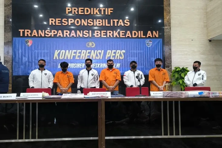 Bareskrim Tetapkan 4...