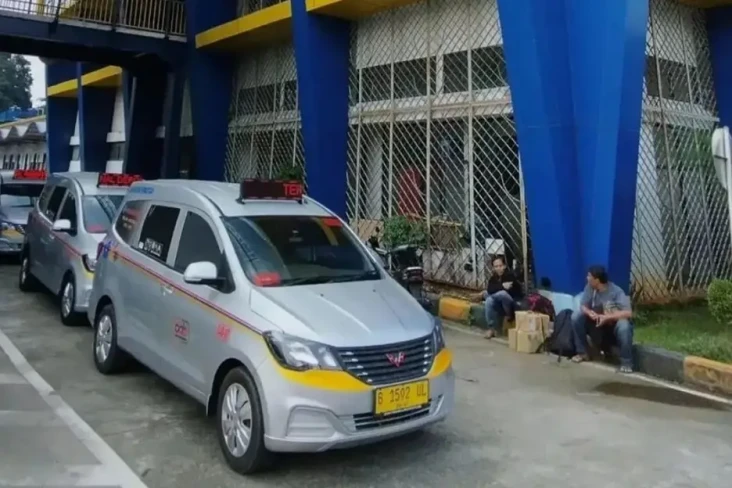 Angkot Bobrok di Depok...