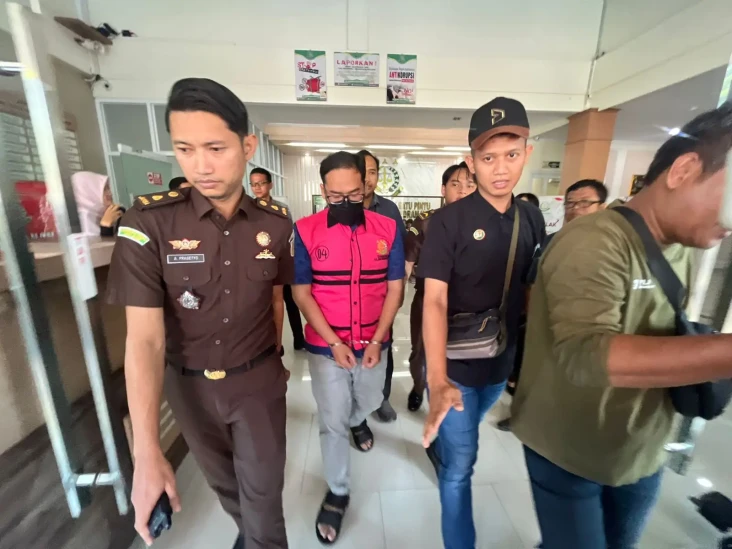 Kejari Indramayu Tetapkan...