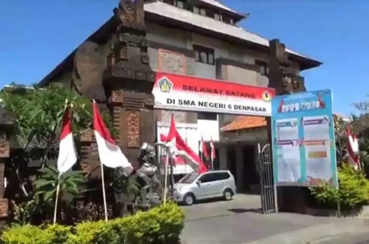 Viral SMA Negeri di...