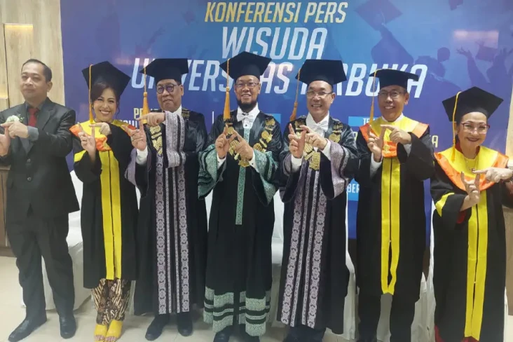 UT Luluskan 1.800 Mahasiswa,...