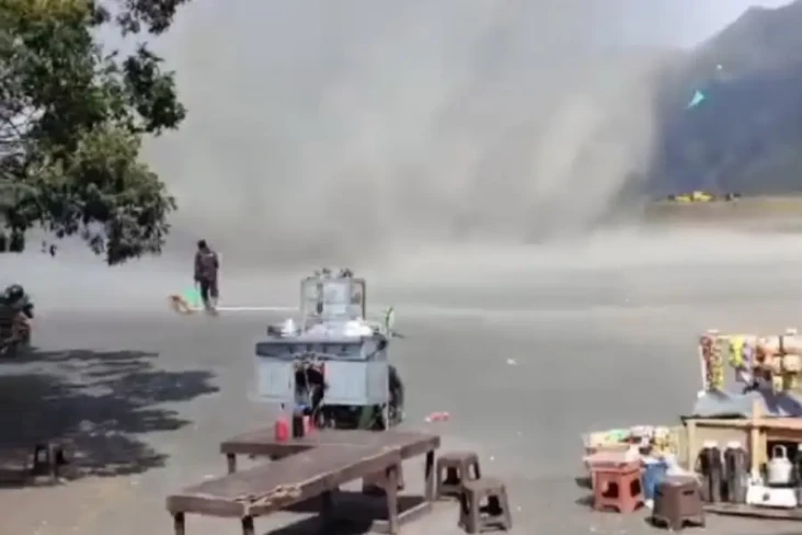 Viral Puting Beliung...