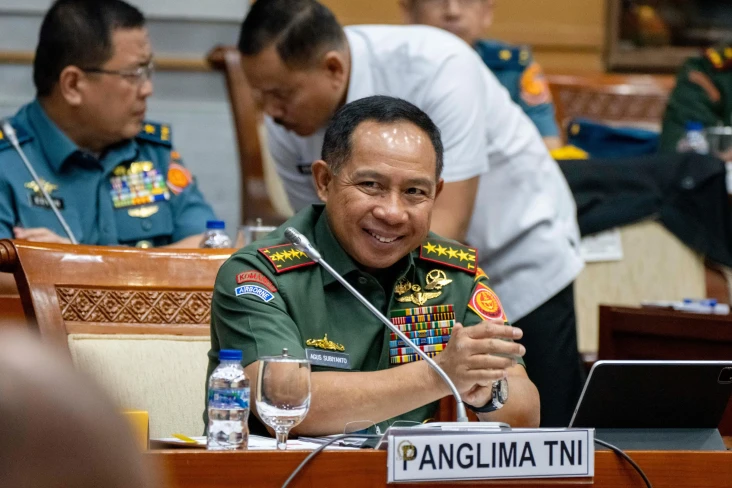 Daftar Panglima TNI...