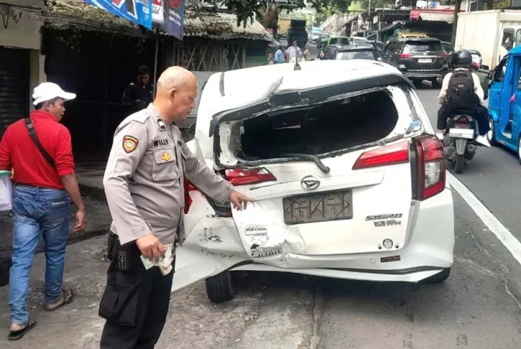 Tiga Kendaraan Kecelakaan...