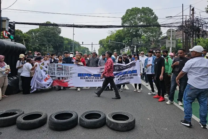 Masyarakat Indonesia...