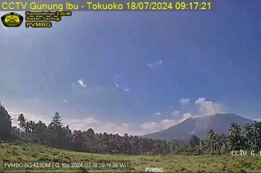 Gunung Ibu Meletus 382...