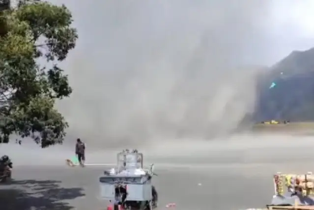 Waspadai Tornado di...