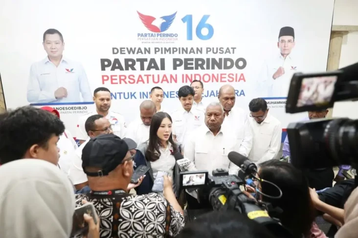 Partai Perindo Gelar...