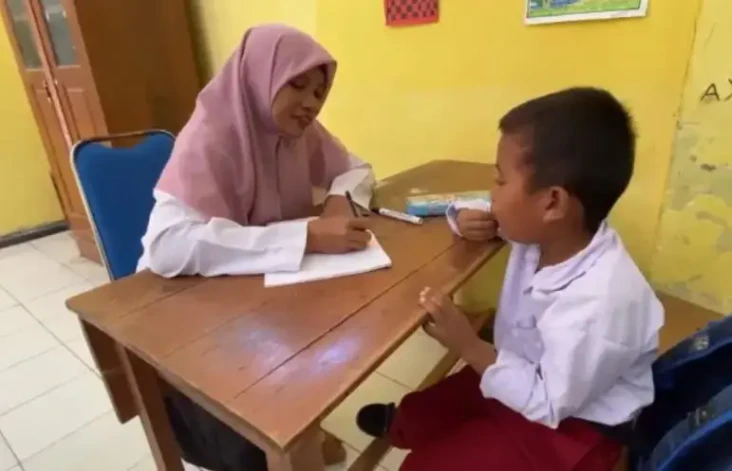 Banyak Sekolah Negeri...