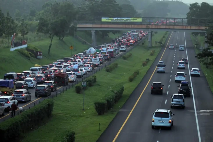 Jalan Tol Cipali Ditambah...