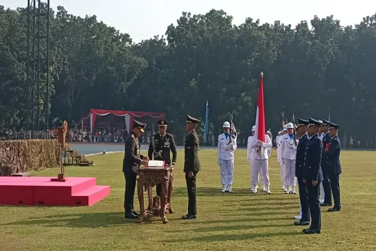 Lantik 350 Perwira Karier,...