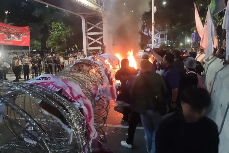 Massa Demo BEM SI Dipukul...