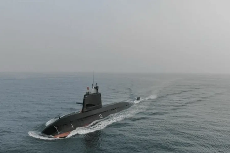 Canggih, Kapal Selam...