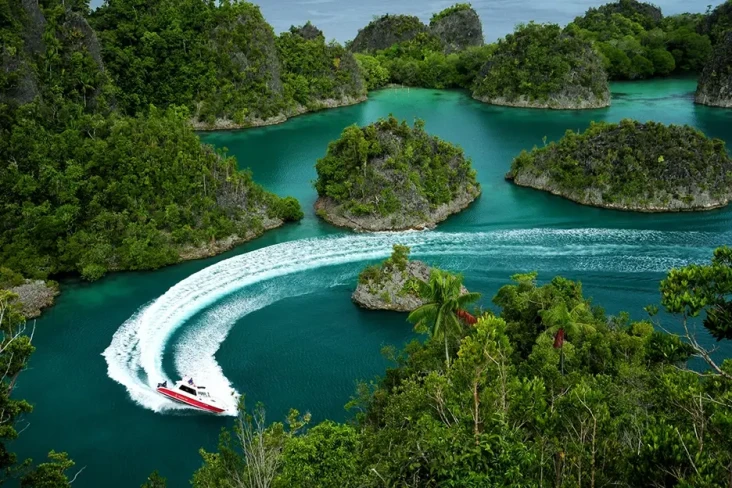 10 Pantai Terindah di...