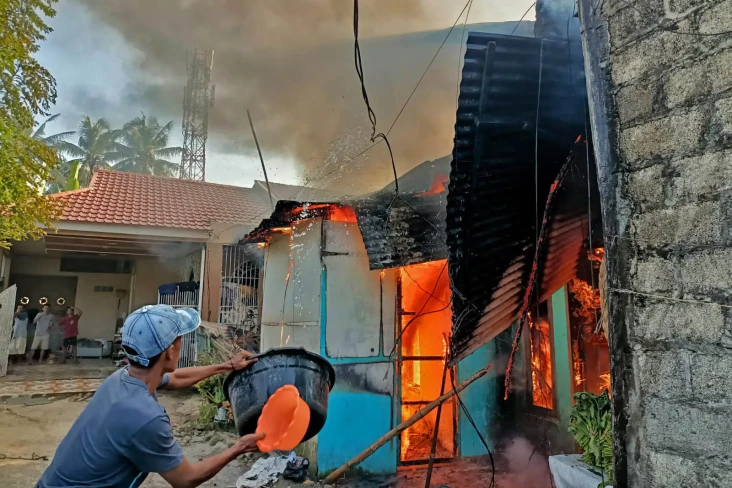 Kebakaran Lahap 4 Rumah...