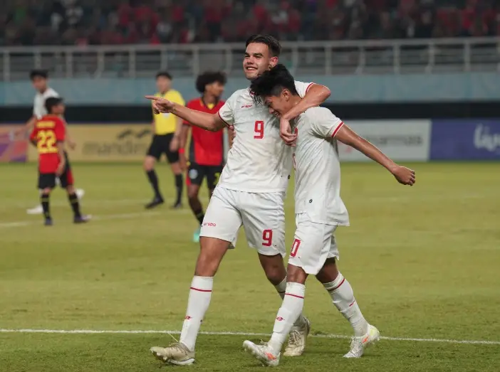 Thailand atau Malaysia,...