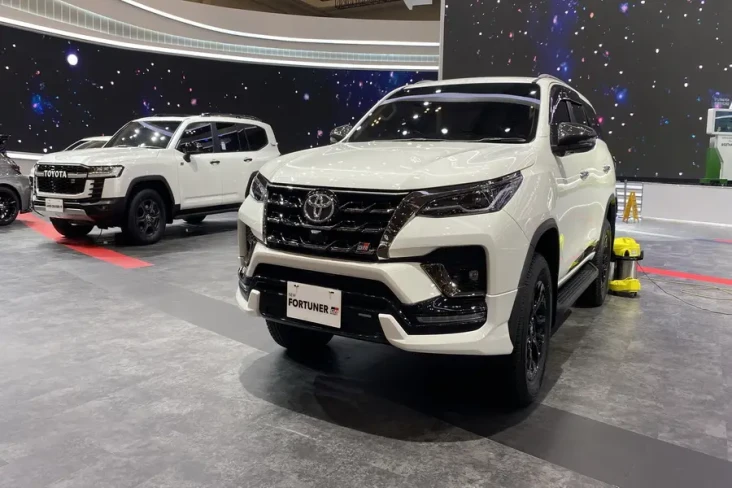 Pilih Toyota Fortuner...