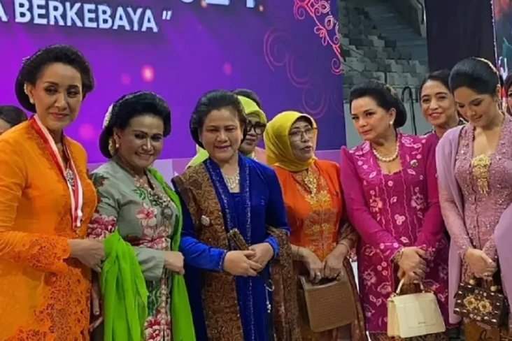 Iriana Jokowi Dianugerahi...