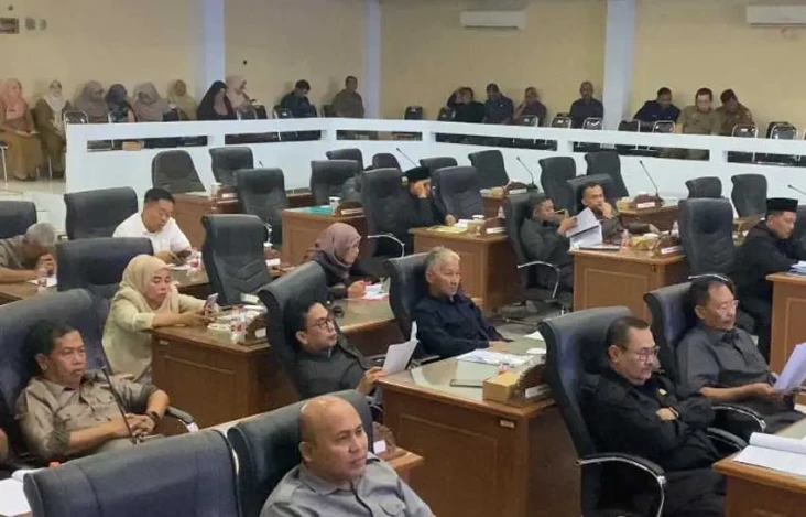 DPRD Lebak Berkali-kali...