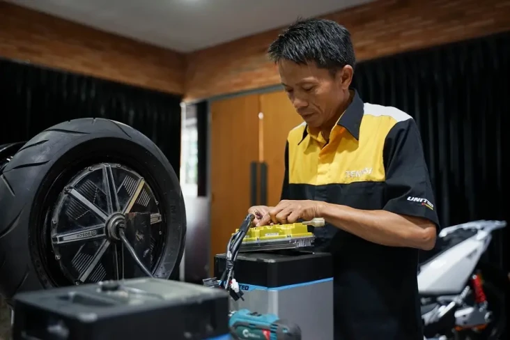 Mudahkan Pelanggan,...