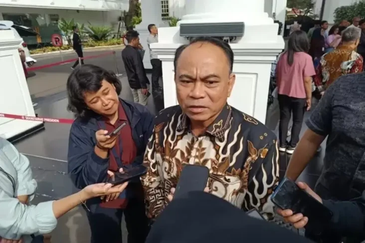 Siapa Inisial T Kendalikan...