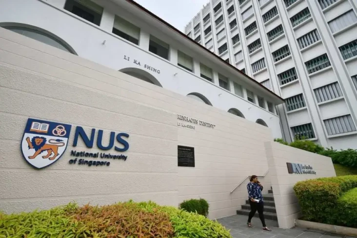 25 Kampus Terbaik di...