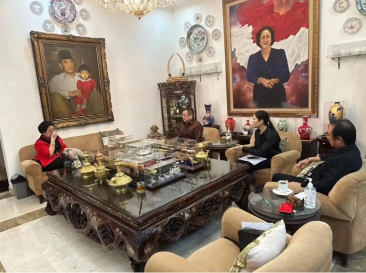 HT Undang Megawati Hadiri...