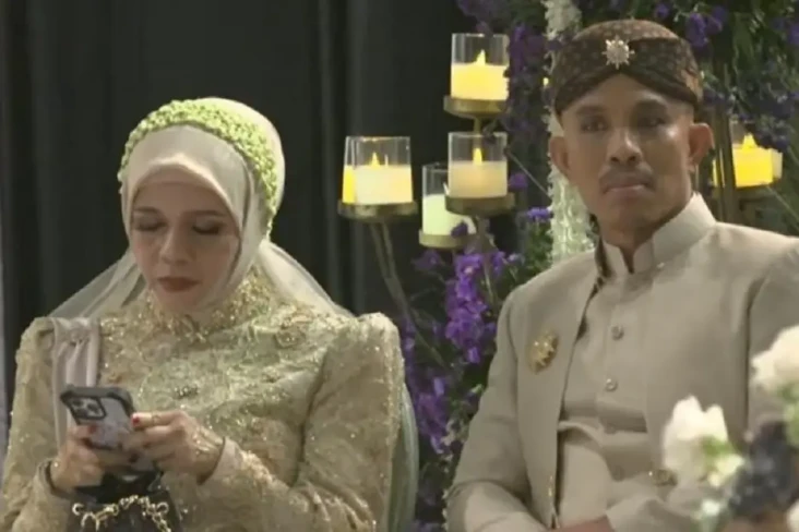 Geni Faruk Sibuk Main...