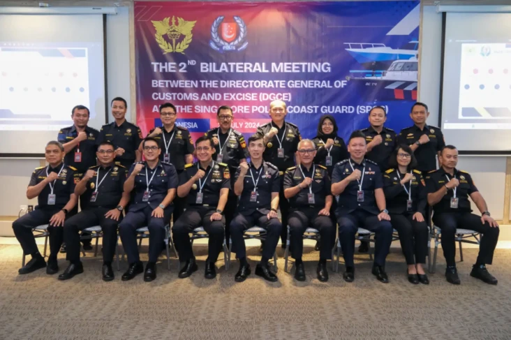 Bea Cukai dan Singapore...