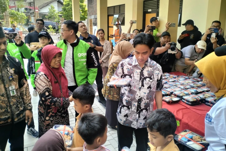 Menu Makan Bergizi Gratis...