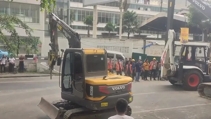 Lunasi Tunggakan Pajak...