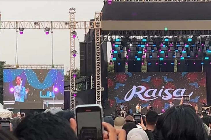 Raisa Bikin Penonton...