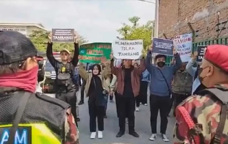 Mahasiswa Yogya Demo...