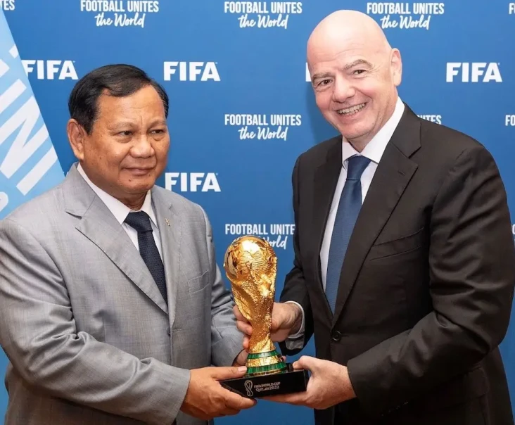 Ketemu Presiden FIFA...