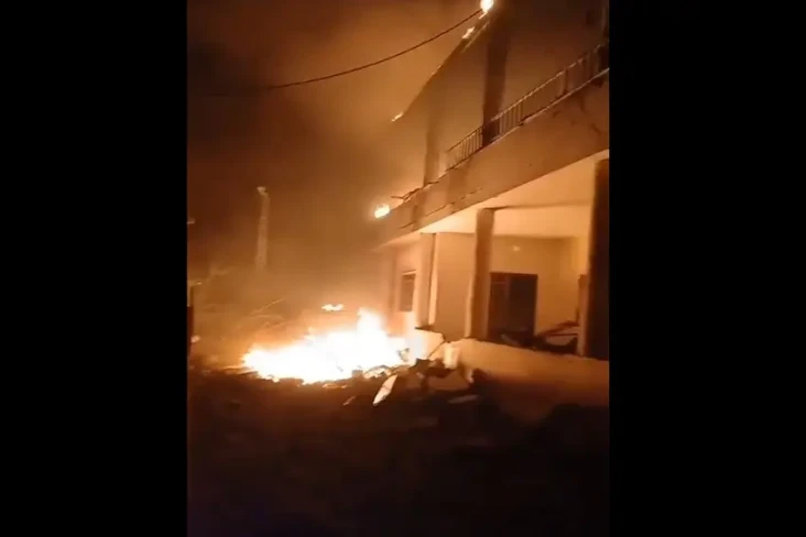Israel Bombardir Lebanon,...