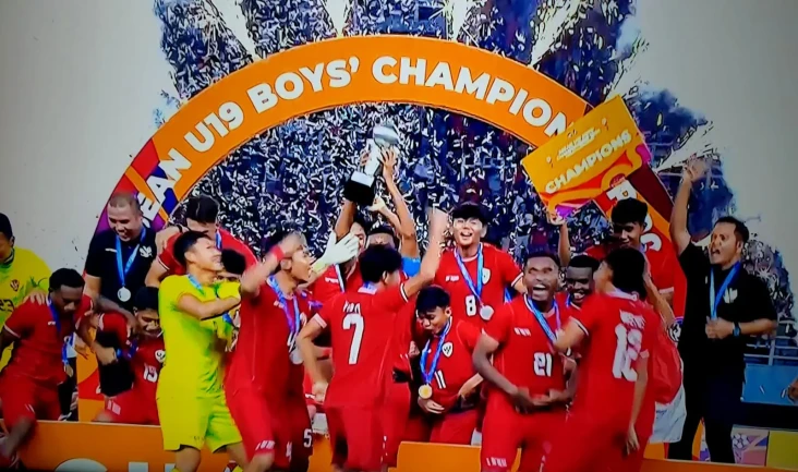 Indra Sjafri Raih Gelar...